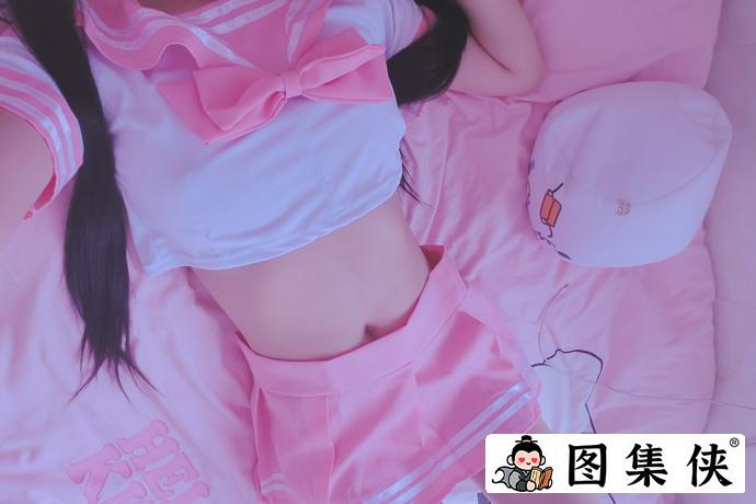 萌白酱甜味弥漫的旗袍半开襟究竟有怎样的魔力?