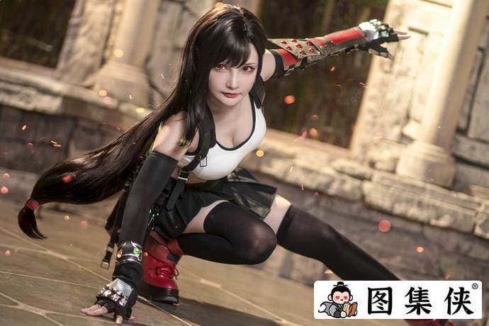 大陆萌主千夜未来是不是整过?她的圣旦服图集是卖的吗?-6 大陆萌主千夜未来是不是整过?她的圣旦服图集是卖的吗?