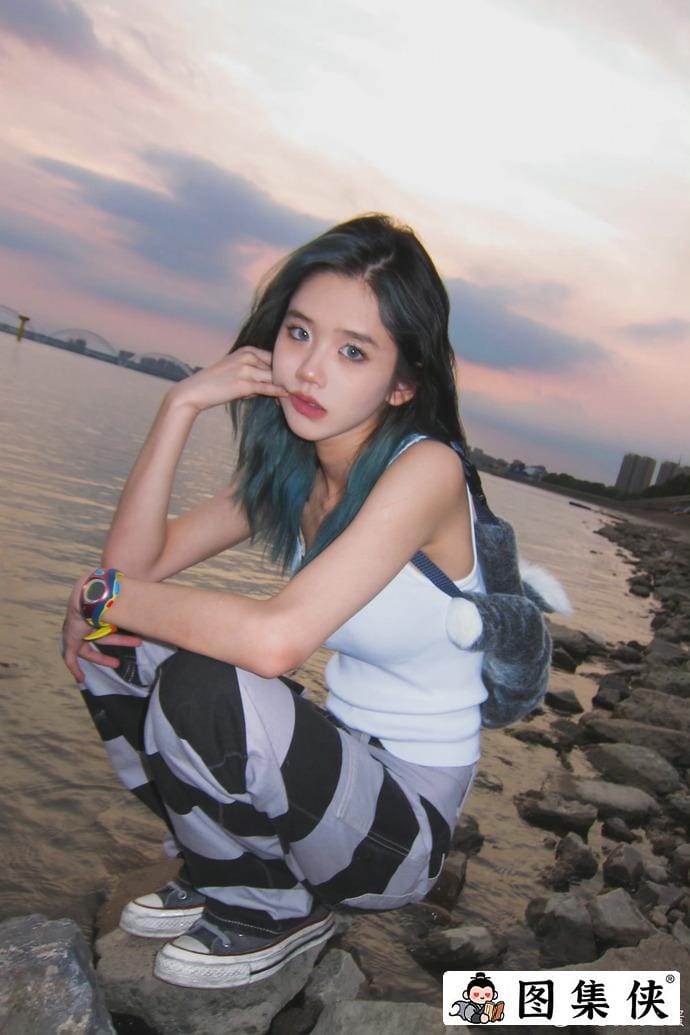 井川里予和别人打扑克牌的视频在哪里能找到?她是怎么火起来的?-3 井川里予和别人打扑克牌的视频在哪里能找到?她是怎么火起来的?