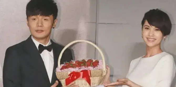 李荣浩纹身照是杨丞琳拍的 网友:哥嫂幸福比什么都好-1 李荣浩纹身照是杨丞琳拍的 网友:哥嫂幸福比什么都好