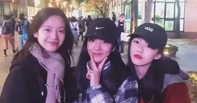 庄达菲和李庚希什么关系,庄达菲的父母是干什么的-1 庄达菲和李庚希什么关系,庄达菲的父母是干什么的