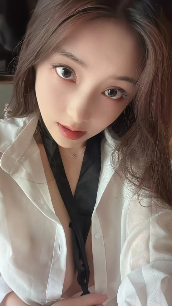 [微密圈]奶雯 –九月系列 [24P-40M]