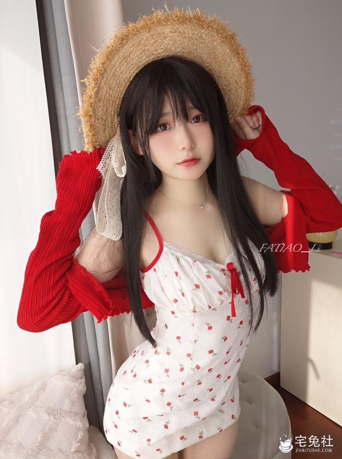 迷之呆梨图片全图中的夏末cos,萌与性感完美碰撞! 迷之呆梨图片全图中的夏末cos,萌与性感完美碰撞!