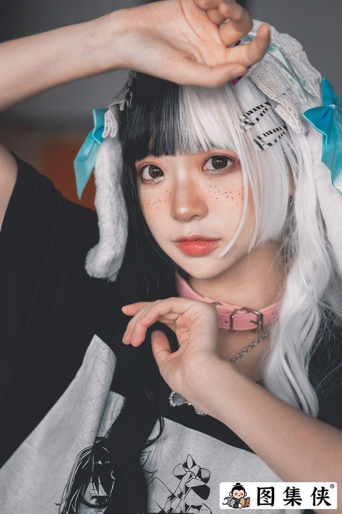 疯猫ss化身猫系精灵全网图!雀斑少女黑白双色假发造型太撩人了~ 疯猫ss化身猫系精灵全网图!雀斑少女黑白双色假发造型太撩人了~