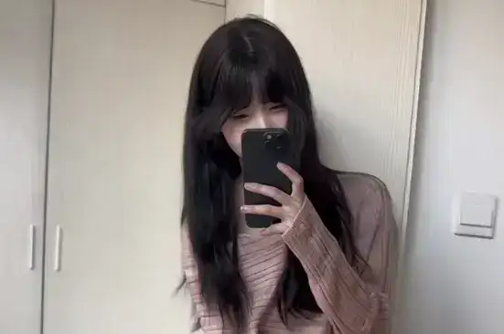 抖音网红董香一只香铁粉空间照片最新，董香的铁粉空间到底有什么？