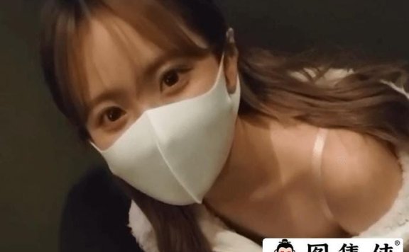 井川里予和别人打扑克牌的视频在哪里能找到?她是怎么火起来的?