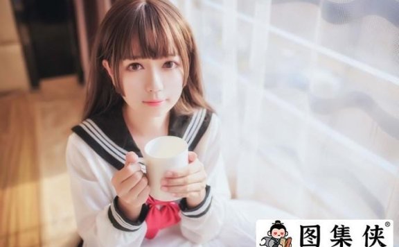 超吸睛！白金saki校园水手服勾引起学生时期的美好时光